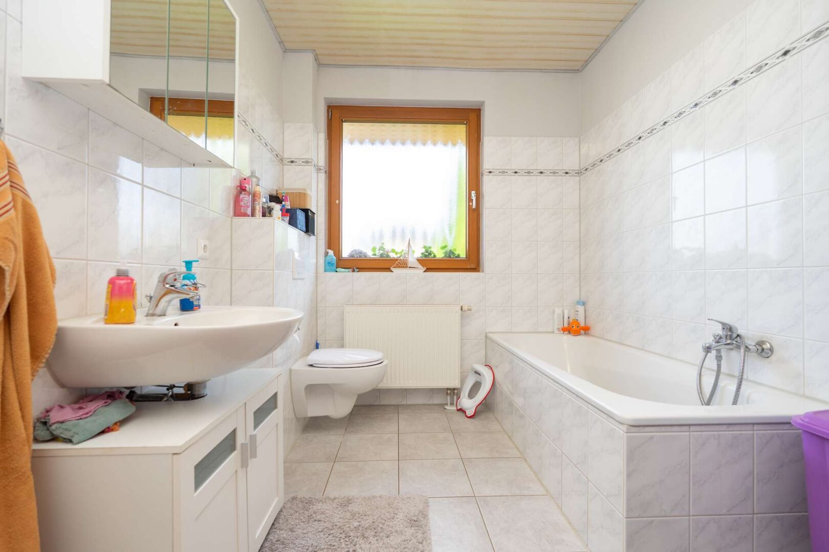 Badezimmer 1/2