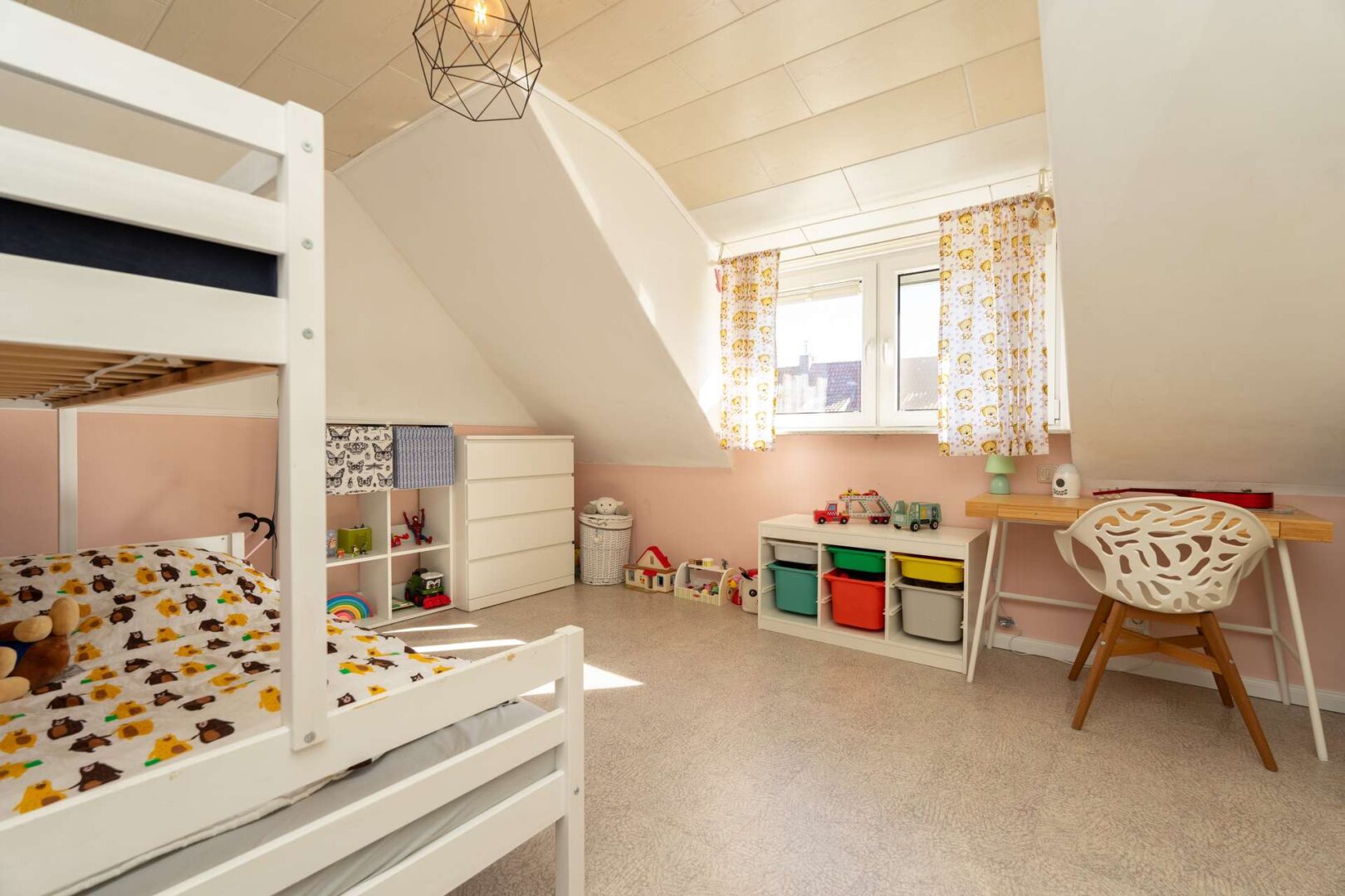 Kinderzimmer 1/2