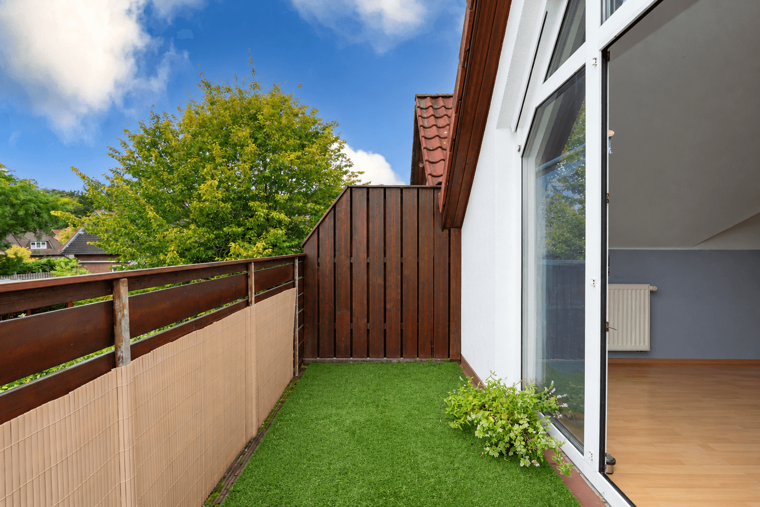Balkon (Gegenstände mit KI entfernt)