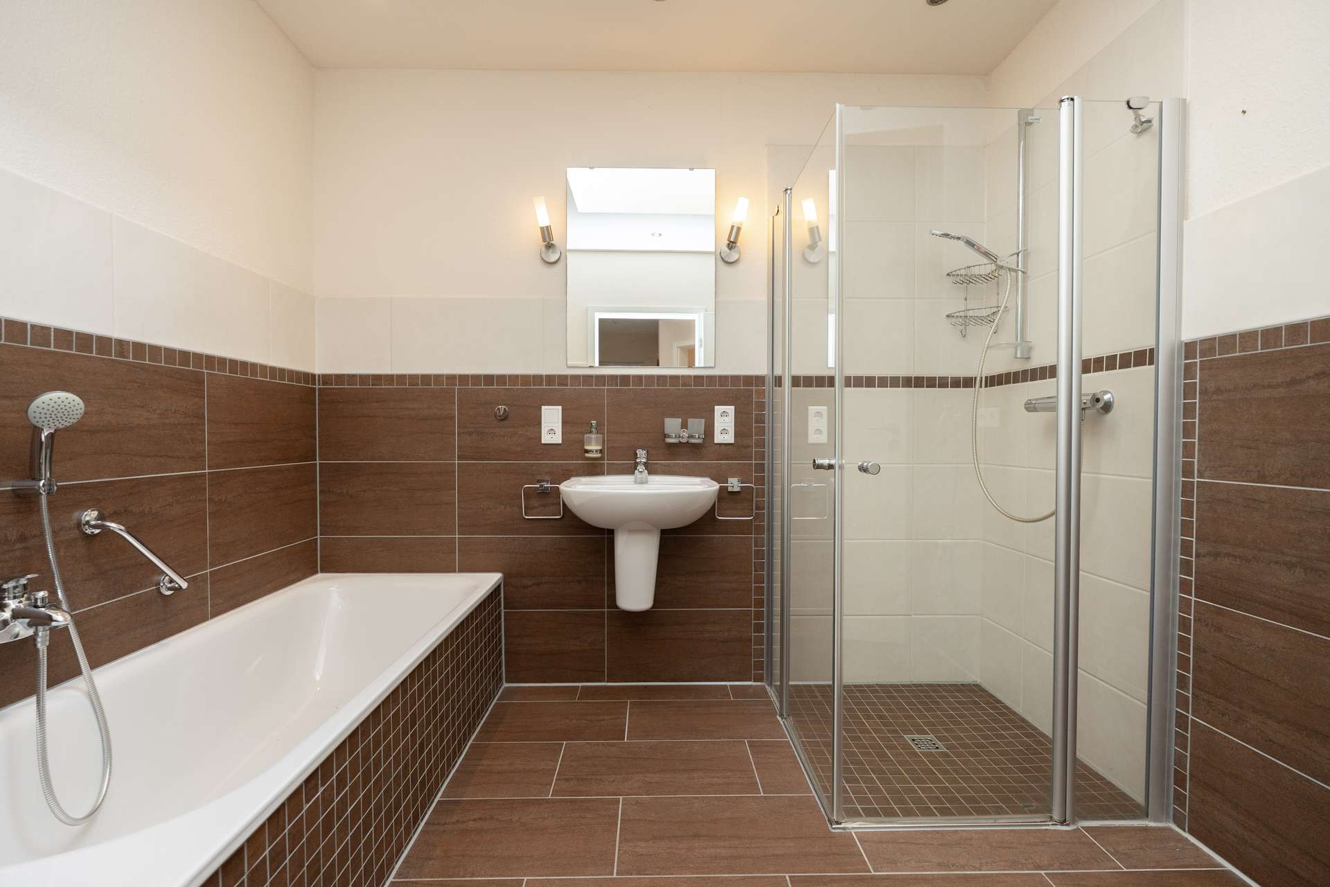 Badezimmer 1/2