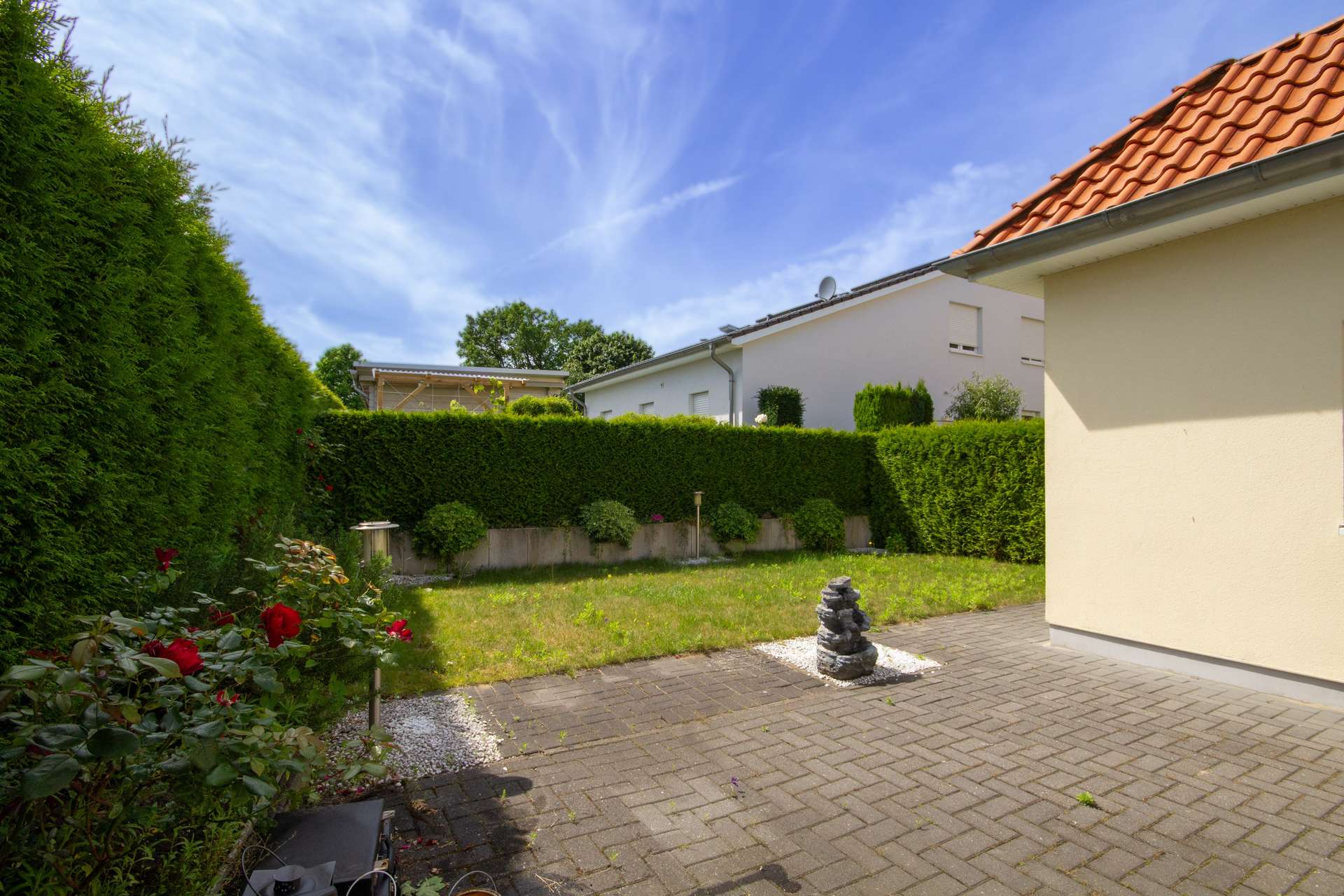Terrasse 2 und Garten