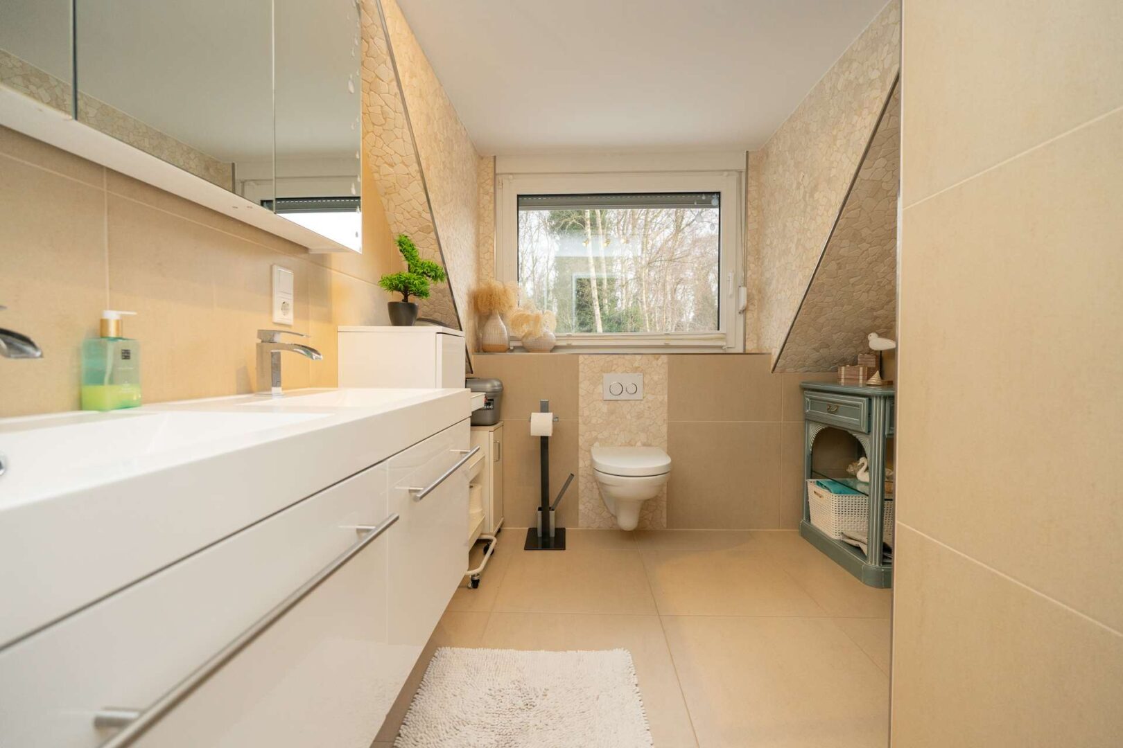 Badezimmer 1/2